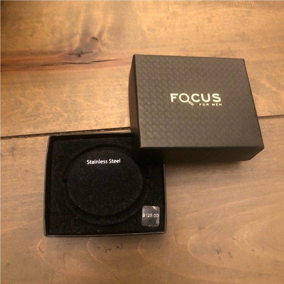 Focus For Men Antiqued Interlocking Bracelet - Picture 5 of 12